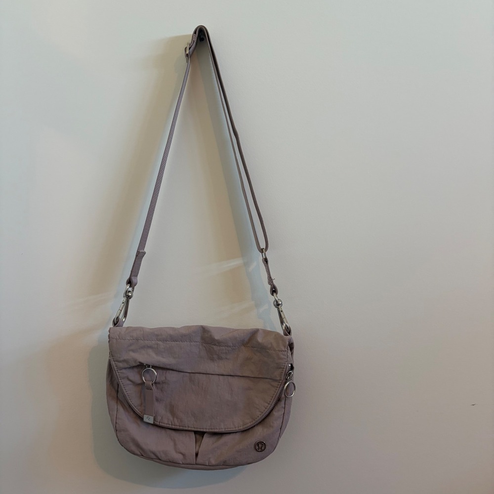 Lululemon Mauve Taupe Nylon Crossbody Bag Adjustable Strap Flap Closure OS